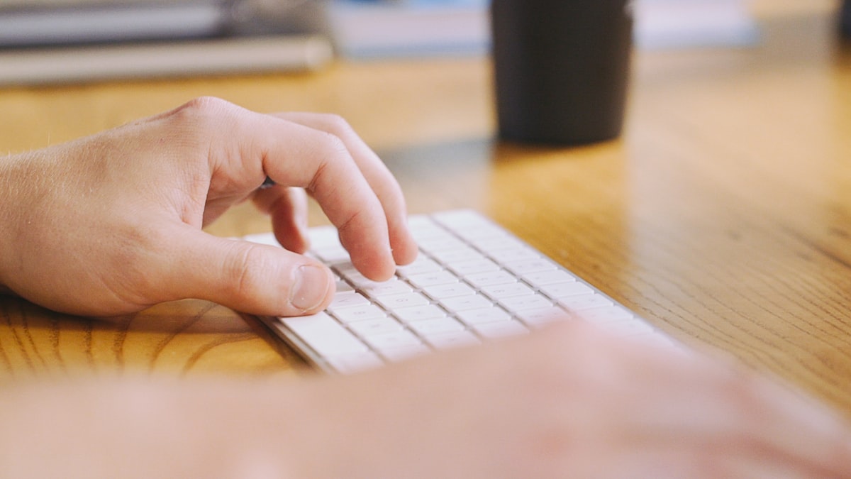 Make AI Text Sound Human: Tips for Natural-Sounding Content
